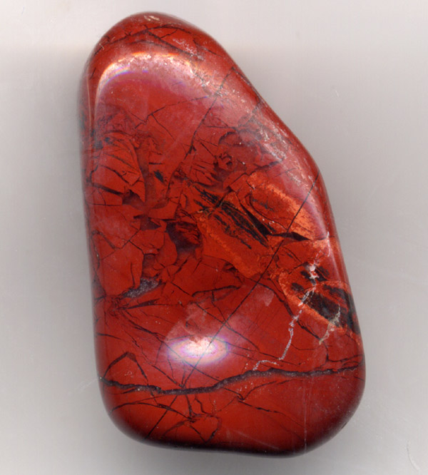 https://upload.wikimedia.org/wikipedia/commons/4/42/Jasper.pebble.600pix.jpg